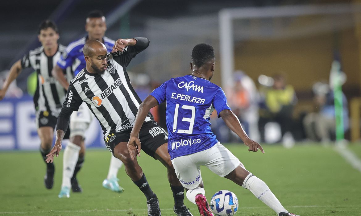 Atlético-MG empata e fica perto da fase de grupos da Libertadores