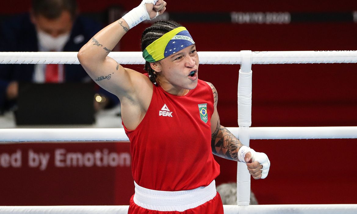 Bia Ferreira, Jucielen e Bia Soares vão às quartas do Mundial de Boxe