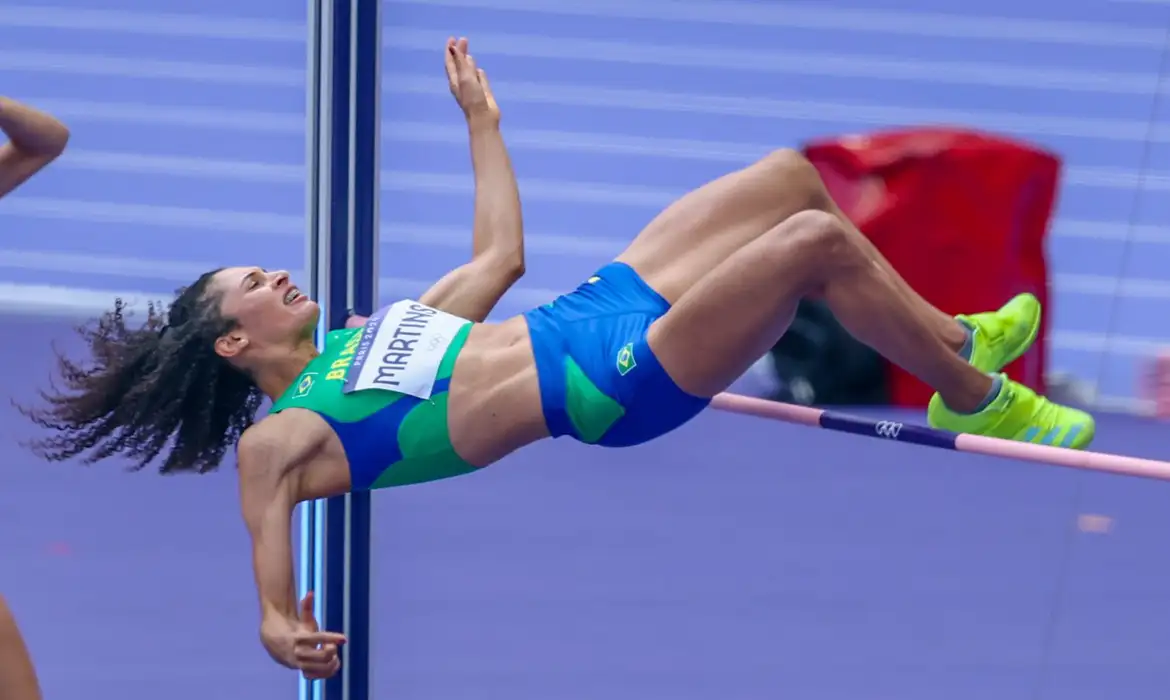 Valdileia Martins se classifica à final do salto em altura em Paris