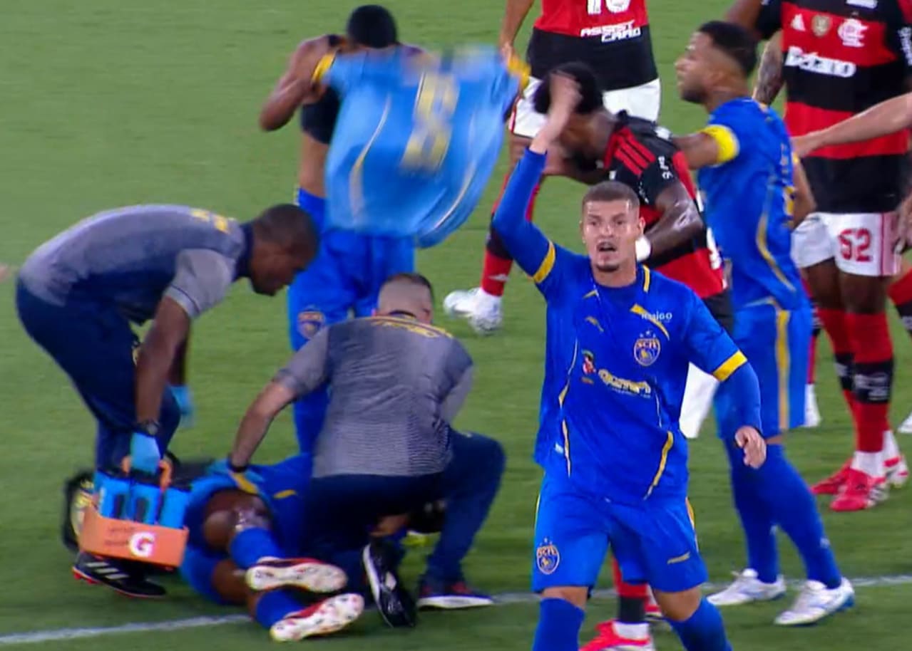 Sampaio Corrêa atualiza estado de saúde de jogador que convulsionou em campo contra o Flamengo