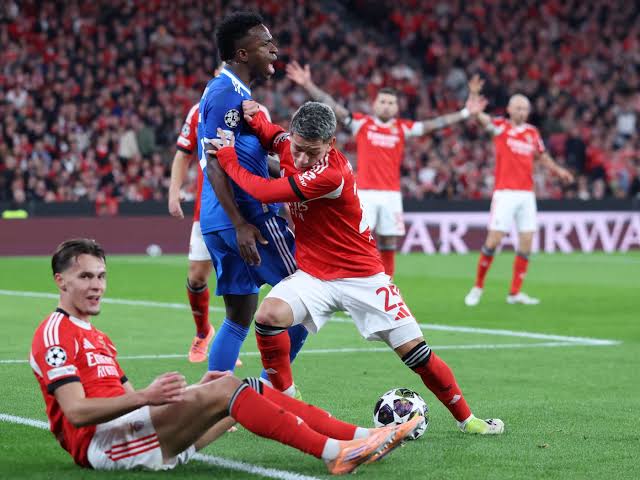 UEFA suspende Prestianni preventivamente após acusação de racismo contra Vini Jr