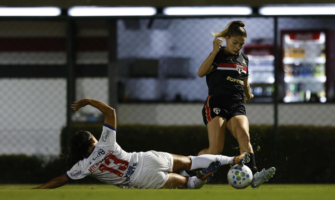 São Paulo vence o Bahia com boa atuação ofensiva e soma mais três pontos no Brasileirão Feminino