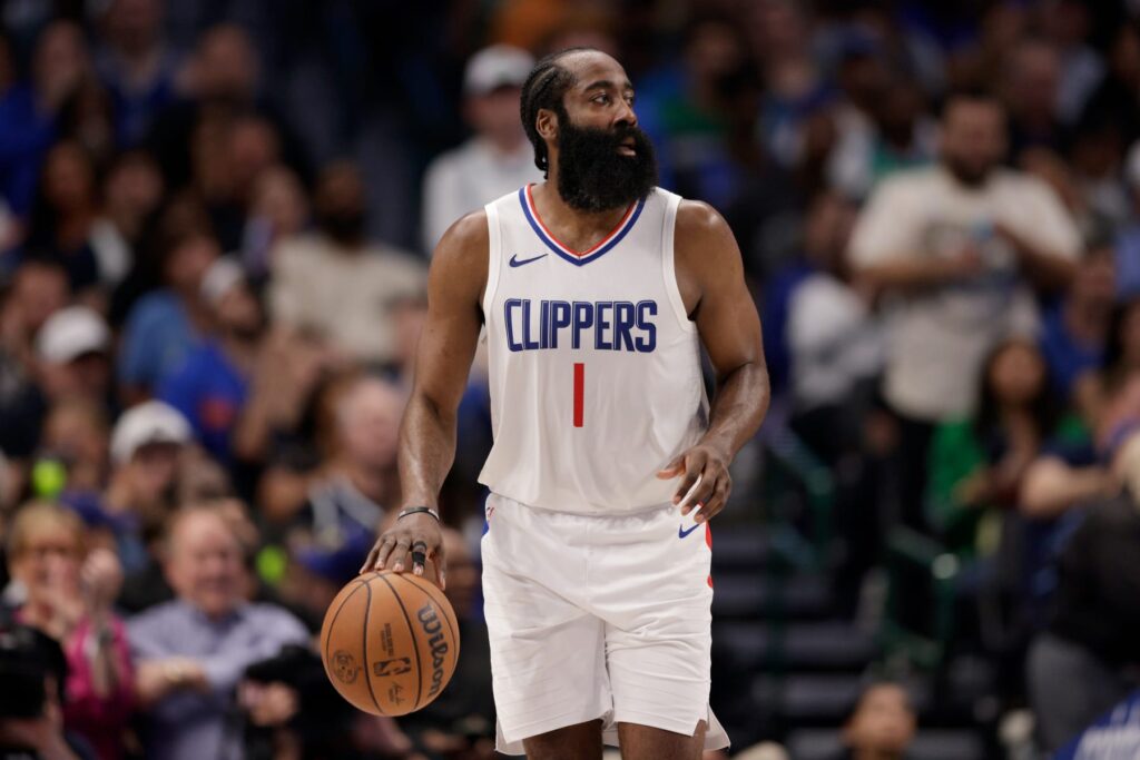 Clippers renovam contrato de James Harden