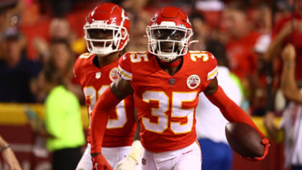 Jaylen Watson deve reforçar os Chiefs contra os Texans