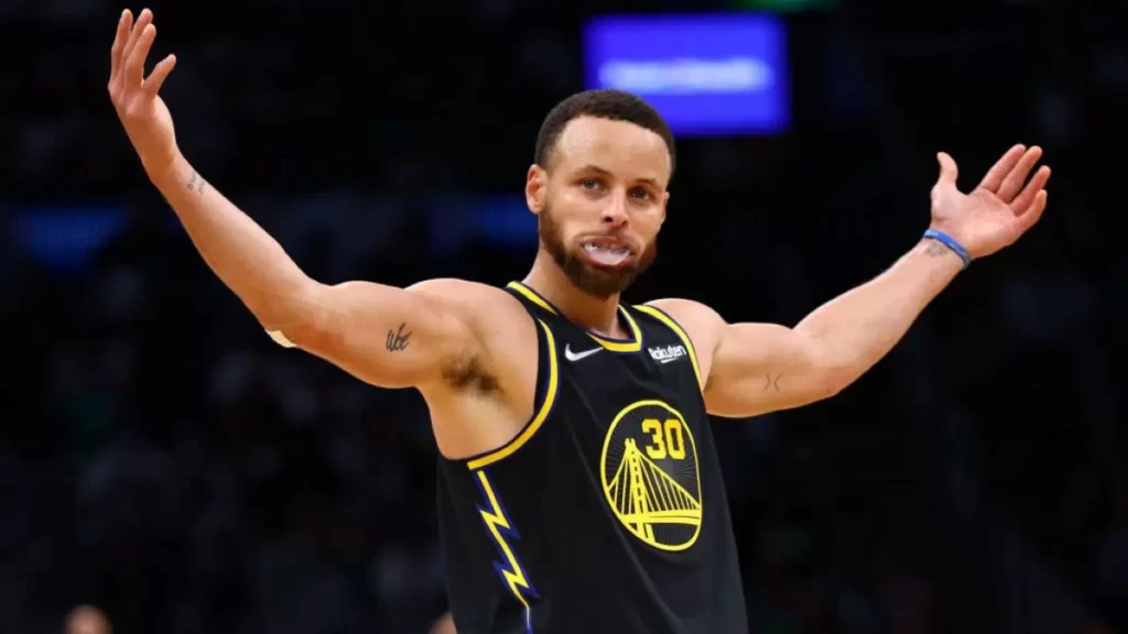 Stephen Curry Assume a Liderança nas Vendas de Camisas no Brasil, Superando LeBron James