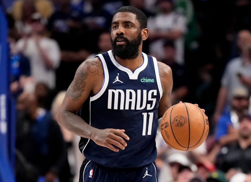Kyrie Irving deve desfalcar os Mavericks após grave lesão no joelho