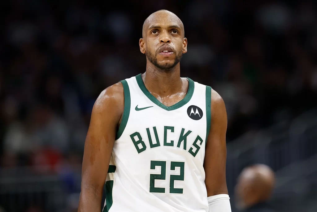 NBA: futuro de Khris Middleton no Dallas Mavericks segue incerto em meio a campanha e possibilidade de buyout