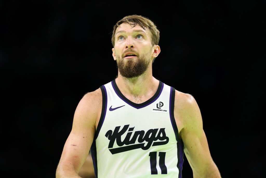 Kings repensam planos com Domantas Sabonis após trade deadline frustrado e lesão coloca futuro em xeque