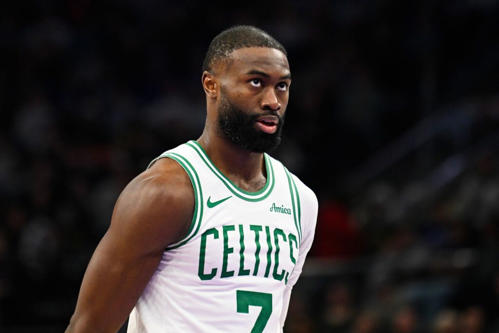 LeBron James elogia Jaylen Brown e questiona por que o astro dos Celtics não está nas conversas de MVP da NBA